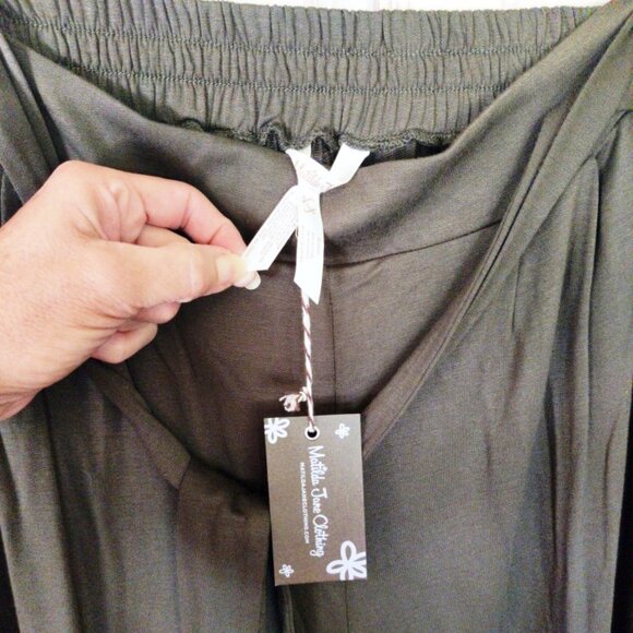 Matilda Jane Wide Leg Crop Pants, Leopard Top w/Cami, Sweater, 4 Piece, Sz XL-2X - Picture 12 of 16